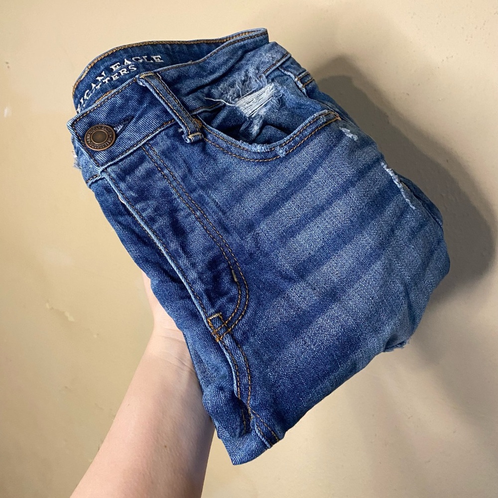 American Eagle Outfitters Tomgirl Distressed Jean